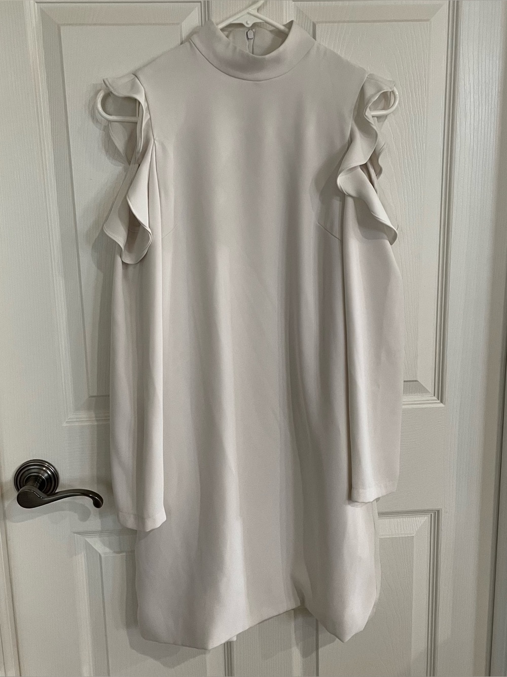 Wai Ming Dunn White Ruffled Cold Shoulder Dress with Mock Neck size 0